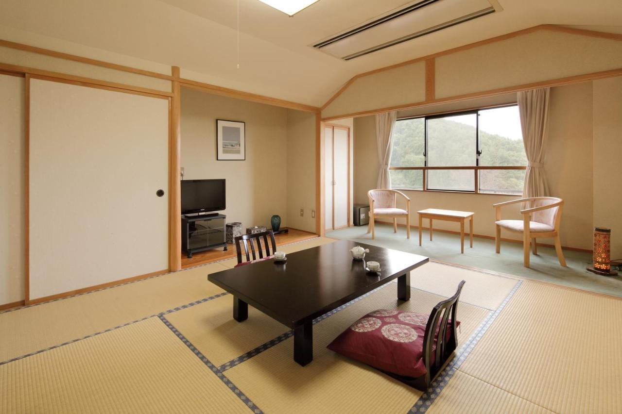 Sanazawa-No-Mori Hotel Numata  Værelse billede