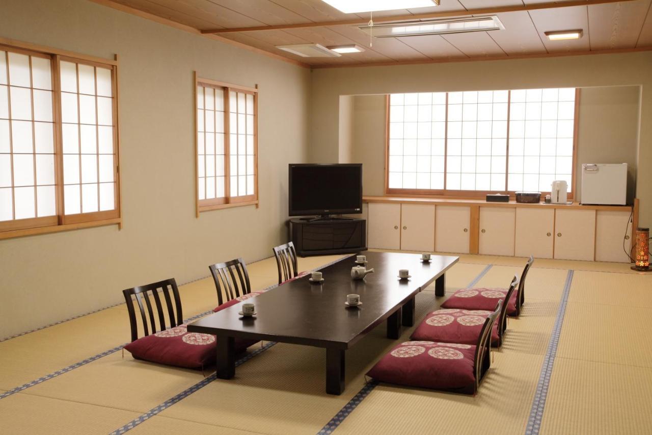 Sanazawa-No-Mori Hotel Numata  Værelse billede