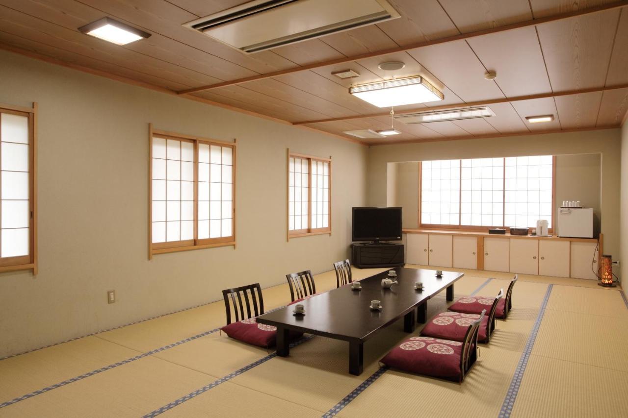 Sanazawa-No-Mori Hotel Numata  Værelse billede