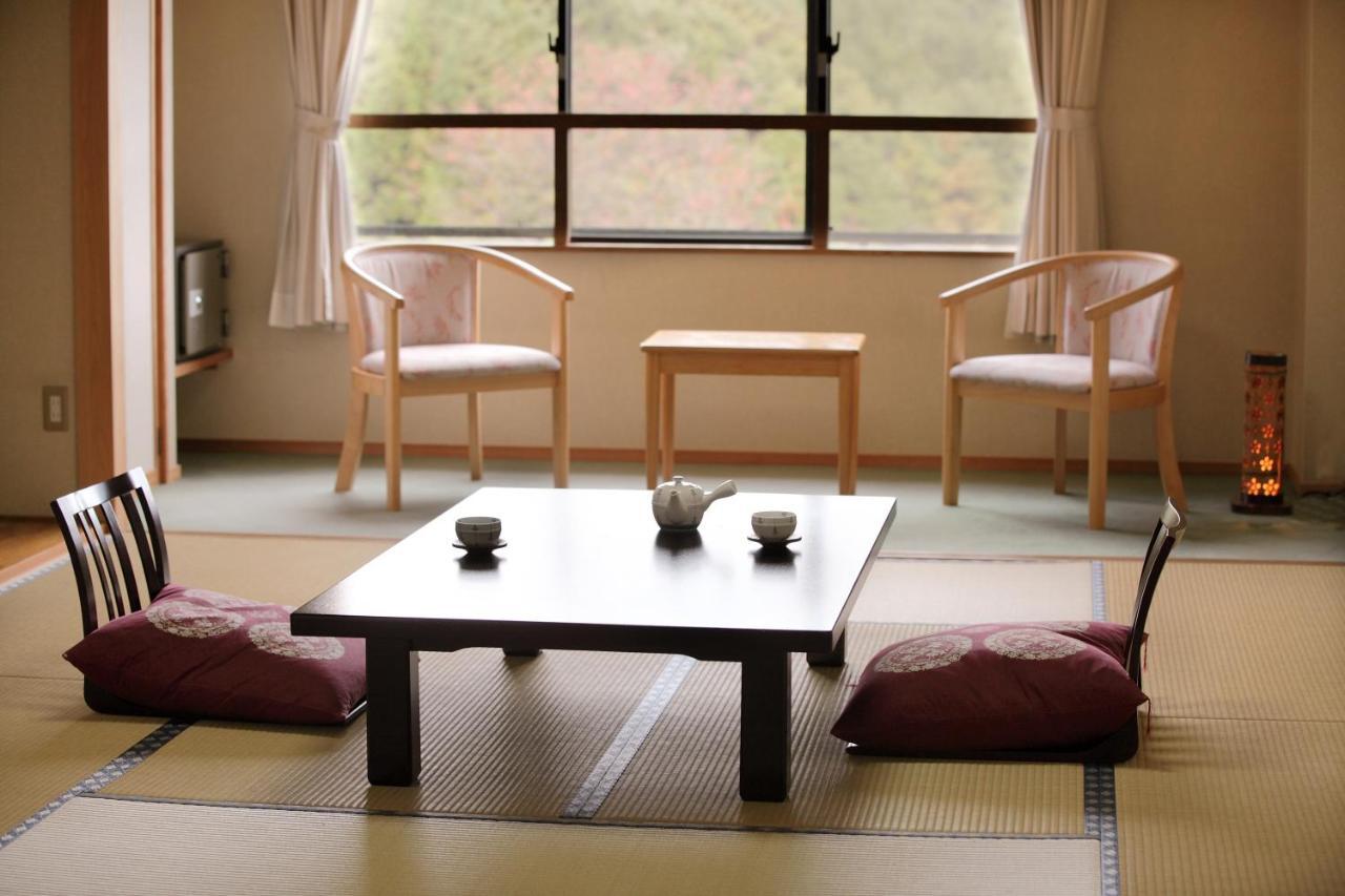 Sanazawa-No-Mori Hotel Numata  Værelse billede